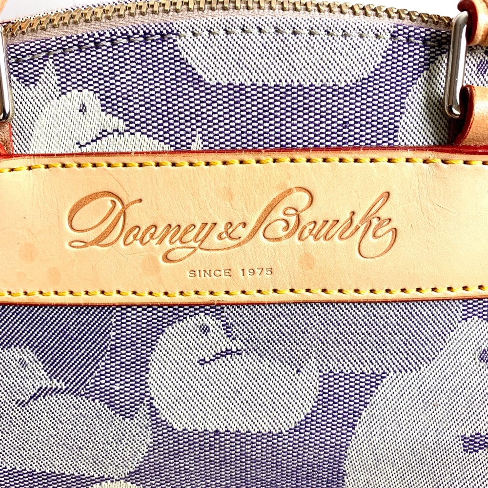 Dooney & Bourke Women Handbag